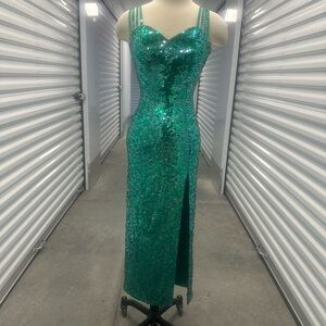 90’s Niteline by Della roufagali formal dress 32”-34” chest 26” -28” waist 51”L